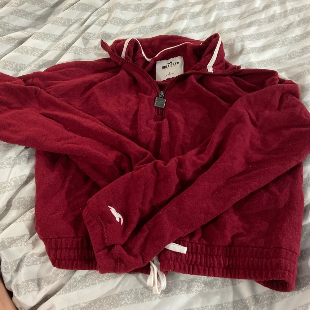 Hollister cropped sweatshirt